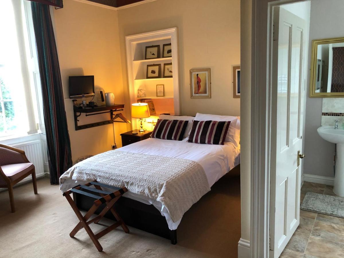 Easter Garth Guest House Хелънсбърг Екстериор снимка